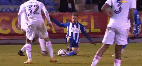 半场战报：毕尔巴鄂竞技0-0布拉格斯拉维亚，桑切特造险