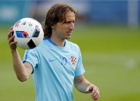 新疆男篮签第四外援，NBA后卫爱德华兹确定加盟，NBL场均20+4！