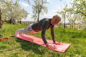 隆戈：米兰倾向于买断沃克，将提供2年合同&净年薪450万欧